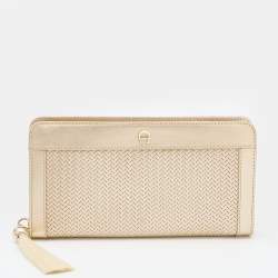Pre Owned Aigner Metallic Gold Leather Cavallina Tassel Zip Around Wallet