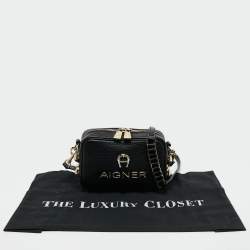 Pre Owned Aigner Black Leather Bombe A Camera Crossbody Bag