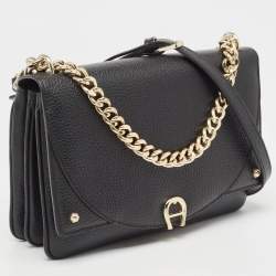 Pre Owned Aigner Black Leather Diadora Shoulder Bag