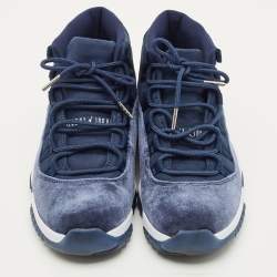 مملوكة مسبقًا Air Jordans Jordan 11 Retro Midnight Navy Size 40 Navy Blue Velvet High Top Sneakers
