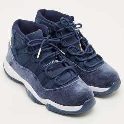 مملوكة مسبقًا Air Jordans Jordan 11 Retro Midnight Navy Size 40 Navy Blue Velvet High Top Sneakers