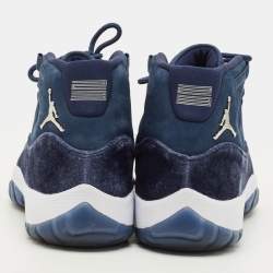 مملوكة مسبقًا Air Jordans Jordan 11 Retro Midnight Navy Size 40 Navy Blue Velvet High Top Sneakers