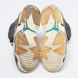 مملوكة مسبقًا Air Jordans Jordan 6 Retro Tech Chrome Size 37.5 Grey Suede and PVC High Top Sneakers