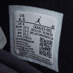 مملوكة مسبقًا Air Jordans Jordan 6 Retro Tech Chrome Size 37.5 Grey Suede and PVC High Top Sneakers