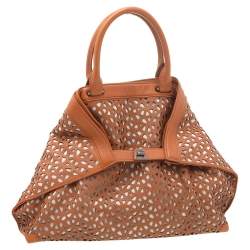 مملوكة مسبقًا Akris Tan Allega Leather Laser Cut Shoulder Bag