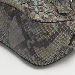 مملوكة مسبقًا Alaia Rose Marie Small Grey/Light Blue Python Bucket Bag