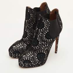 مملوكة مسبقًا حذاء بوت للكاحل علايا سويدي بلون أسود/فضي بنمط الليزر مقاس 40 مع نعل سميك
