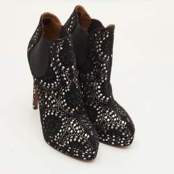 مملوكة مسبقًا حذاء بوت للكاحل علايا سويدي بلون أسود/فضي بنمط الليزر مقاس 40 مع نعل سميك