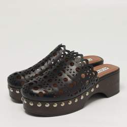 مملوكة مسبقًا Alaia Size 40 Black Leather Laser Cut Platform Clogs