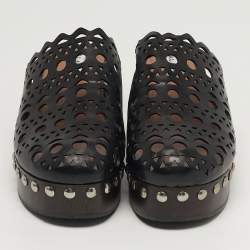 مملوكة مسبقًا Alaia Size 40 Black Leather Laser Cut Platform Clogs