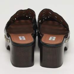 مملوكة مسبقًا Alaia Size 40 Black Leather Laser Cut Platform Clogs