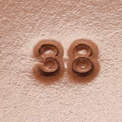 Pre Owned صندل فلات سيور جلد أبيض علايا مزخرف مقاس 38