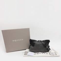 Pre Owned حقيبة كلاتش ألكسندر ماكوين دي منتا جلد عيليتس أسود