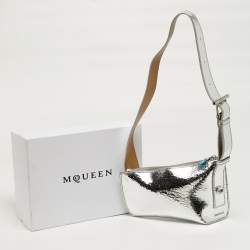 مملوكة مسبقًا حقيبة الماركة أليكساندر مكوين ت بار جلد متشقق فضي صغيرة