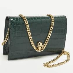 مملوكة مسبقًا حقيبة كلتش ألكسندر ماكوين جلد محفور بنقشة التمساح خضراء جمجمه سلسلة