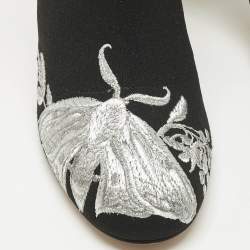 Pre Owned حذاء بوت كاحل ألكسندر ماكوين قماش محاك مطرز بالأسود والفضي مقاس 37