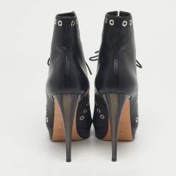 Pre Owned Alexander McQueen Black Leather Eyelet Horn Heel Ankle Length Boots Size 40.5