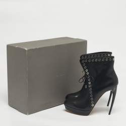 Pre Owned Alexander McQueen Black Leather Eyelet Horn Heel Ankle Length Boots Size 40.5