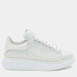مملوكة مسبقًا Alexander McQueen Oversixed Sneaker in Glitter Silver Size 38.5