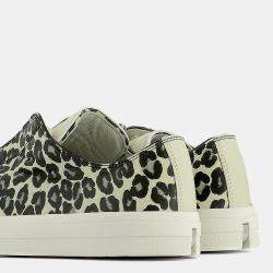 مملوكة مسبقًا حذاء رياضي ألكسندر ماكوين مطبوع جلد منخفض من الأعلى مقاس 40