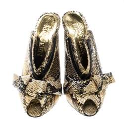 Pre Owned Alexander McQueen Metallic Gold Python Embossed Leather Bow Detail V Neck Peep Toe Mules Size 38.5