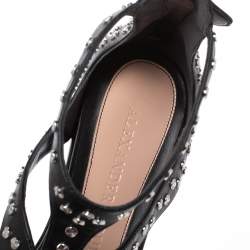 Pre Owned صندل ألكساندر ماكوين فلات قفص جلد ترصيعات مايكرو أسود مقاس 41