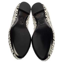 Pre Owned حذاء سليبرز أليكساندر ماكوين سموكينغ قصات ليزر مونوكروم جلد أبيض مقاس 39