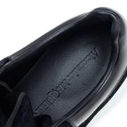 Pre Owned حذاء رياضي أليكساندر ماكوين جلد وقطيفة أسود كبير الحجم منخفض من أعلى مقاس 37.5