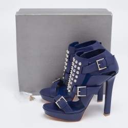 مملوكة مسبقًا صندل أليسكاندر ماكوين جلد أزرق كحلي مزخرف ترصيع مزين إبزيم نعل سميك مقاس 40