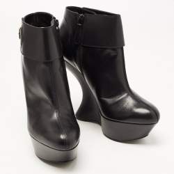 Pre Owned Alexander McQueen Black Leather Curved Heel Ankle Length Boots Size 40