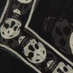 Pre Owned Alexander McQueen black Skull Printed Silk Scarf