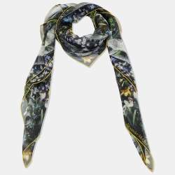 مملوكة مسبقًا Alexander McQueen Black Floral Print Silk Square Scarf 