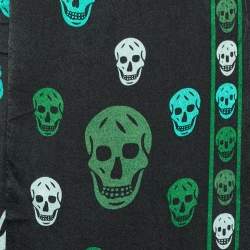 Pre Owned Alexander McQueen Black/Green Skull Print Silk Scarf