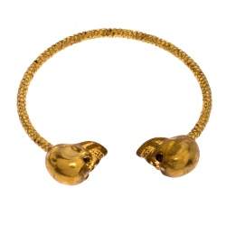 Pre Owned Alexander McQueen Crystal Twin Skull Textured Gold Tone Open Cuff Bracelet 