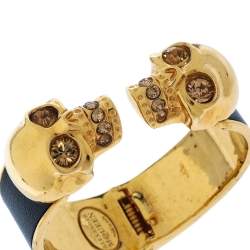 مملوكة مسبقًا Alexander McQueen Black Leather Crystal Double Skull Open Cuff Bracelet