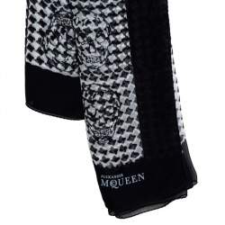 Pre Owned Alexander McQueen Black & White Skull Print Silk Scarf