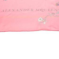 مملوكة مسبقًا Alexander McQueen Coral Pink Floral Skull Print Silk Scarf