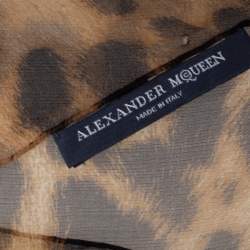 مملوكة مسبقًا Alexander McQueen Brown Leopard Skull Print Silk Scarf