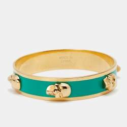 Pre Owned سوار أليكساندر ماكوين معدن ذهبي اللون وراتنج أخضر مزين جماجم ثلاثية الأبعاد 