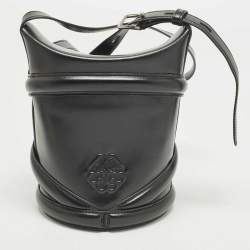 مملوكة مسبقًا حقيبة باكيت ألكسندر ماكوين ذا كيرف جلد أسود