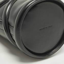 مملوكة مسبقًا حقيبة باكيت ألكسندر ماكوين ذا كيرف جلد أسود