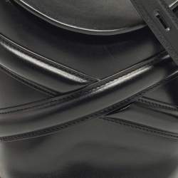 Pre Owned Alexander McQueen The Curve Black Leather Bucket Bag