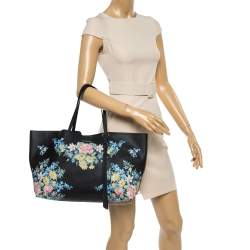 مملوكة مسبقًا Alexander McQueen Black Floral Print Leather Shopper Tote