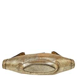 مملوكة مسبقًا Alexander McQueen Gold Metallic Leather Medium De Manta Clutch