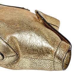 مملوكة مسبقًا Alexander McQueen Gold Metallic Leather Medium De Manta Clutch