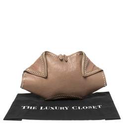 مملوكة مسبقًا Alexander McQueen Beige Leather Medium Faithful De Manta Clutch