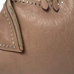 مملوكة مسبقًا Alexander McQueen Beige Leather Medium Faithful De Manta Clutch