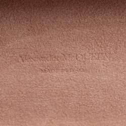 Pre Owned حقيبة كلتش أليكساندر ماكوين عقلة إصبع أربع حلقة جلد أبيض