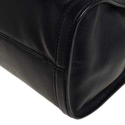 مملوكة مسبقًا حقيبة ألكسندر ماكوين جلد أسود بقفل جمجمة