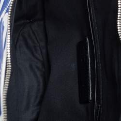 Pre Owned حقيبة كلتش أليكساندر ماكوين دي مانتا متوسطة جلد وساتان مطبوع أبيض وأزرق